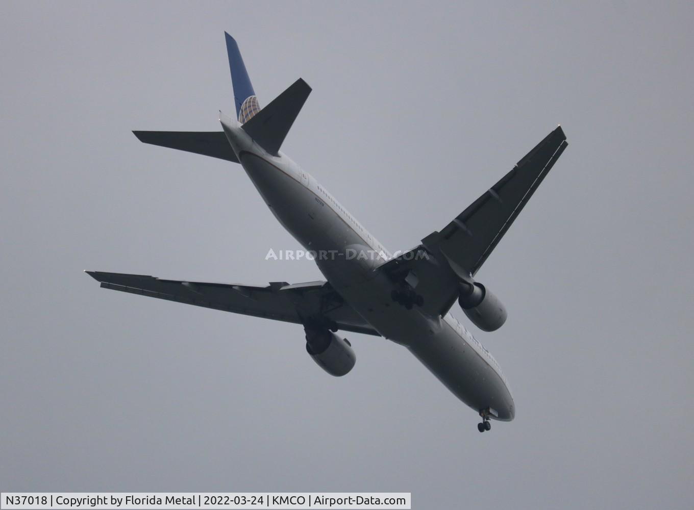 N37018, 2002 Boeing 777-224 C/N 31680, MCO 2022