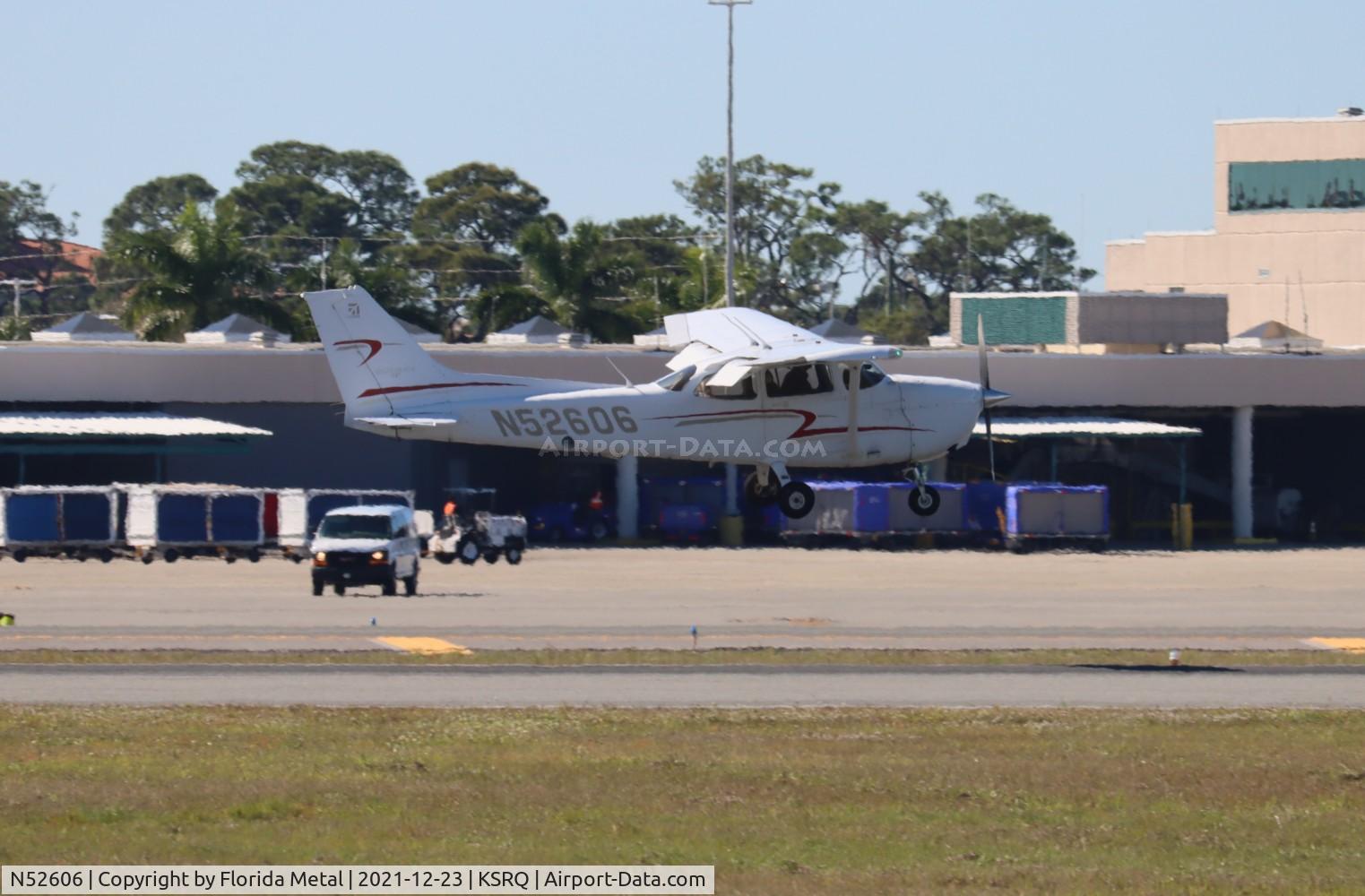 N52606, Cessna 172S C/N 172S10995, SRQ 2021