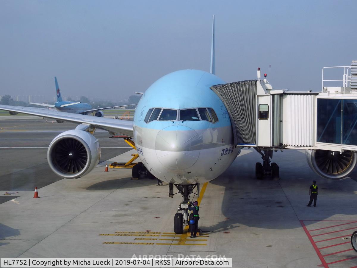 HL7752, 2007 Boeing 777-2B5/ER C/N 34211, At Gimpo