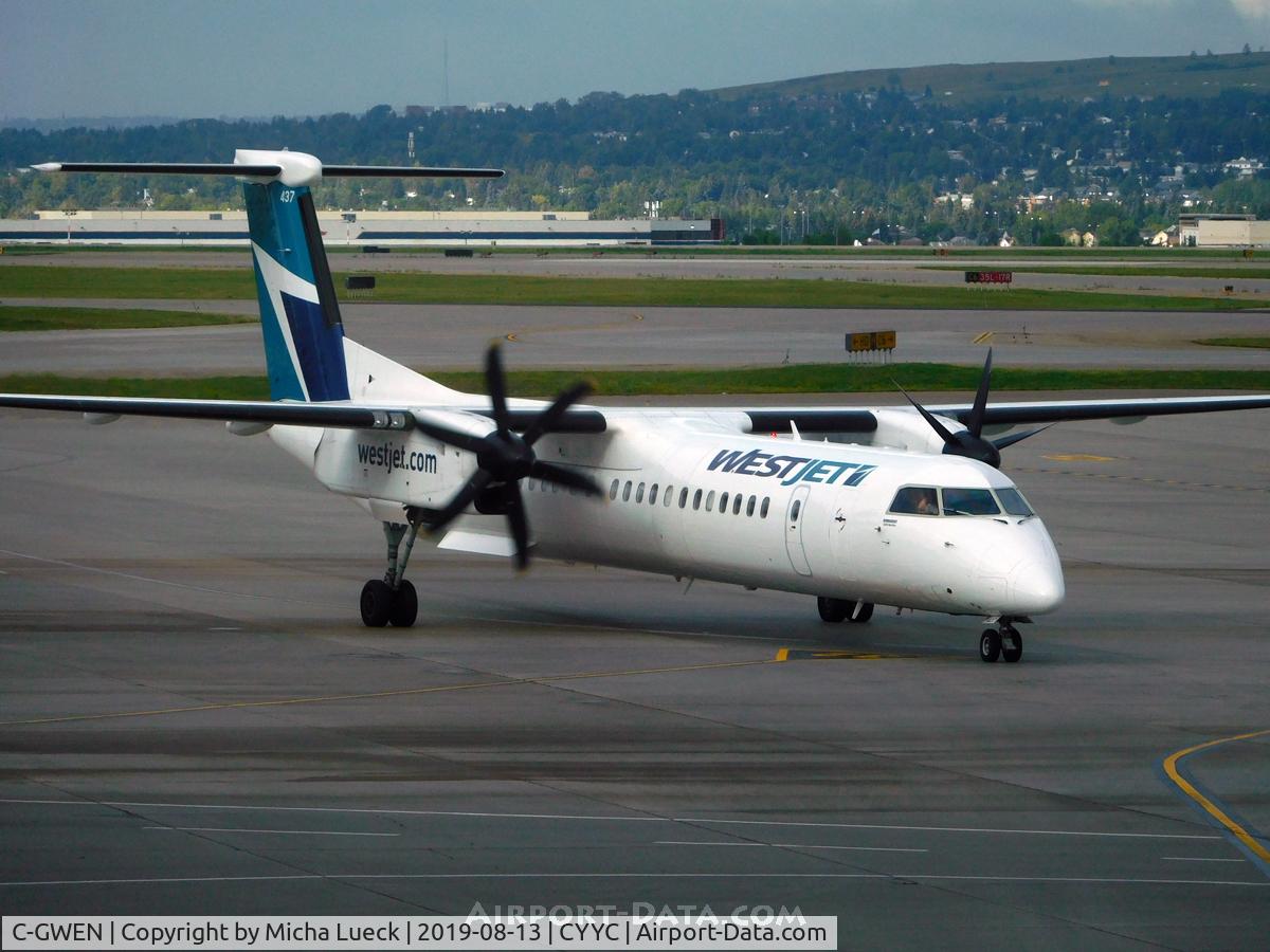 C-GWEN, 2016 Bombardier DHC-8-402 Dash 8 C/N 4537, At Calgary