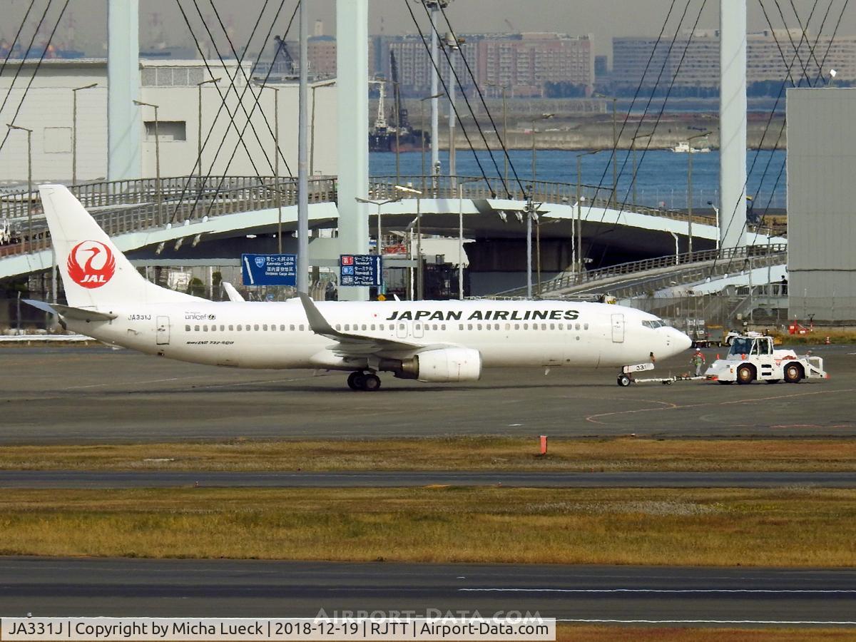 JA331J, 2010 Boeing 737-846 C/N 40346, At Haneda