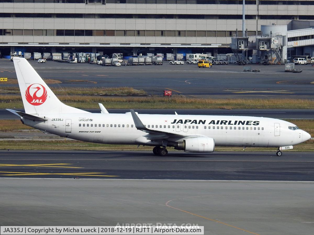JA335J, 2011 Boeing 737-846 C/N 40350, At Haneda