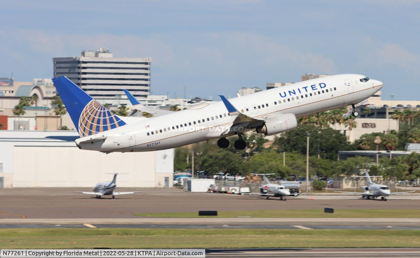 N77261, 2001 Boeing 737-824 C/N 31582, TPA 2022