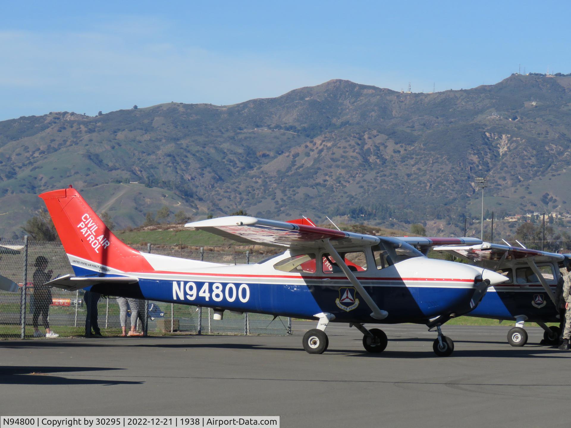 N94800, 1978 Cessna 182Q Skylane C/N 18266512, Parked