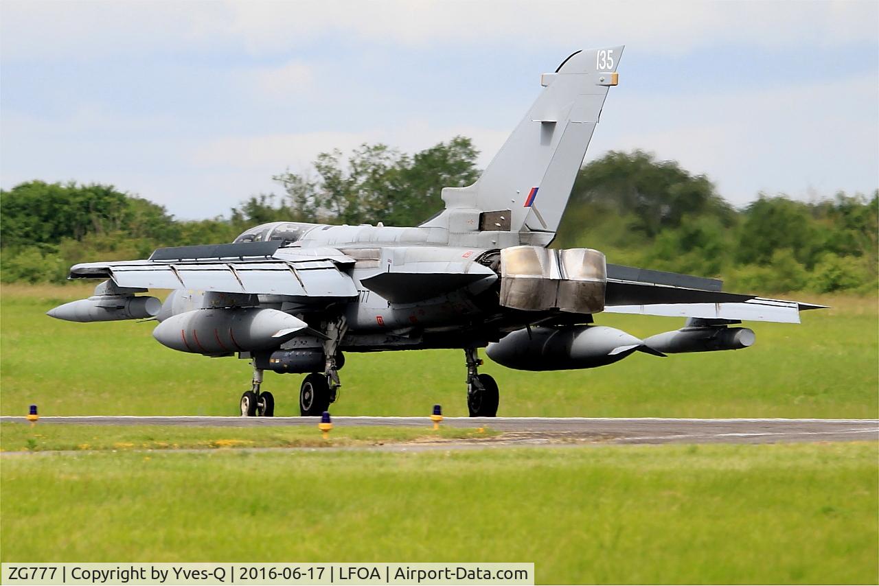 ZG777, 1992 Panavia Tornado GR.4 C/N 909/BS188/2732, ZG777 - Royal Air Force Panavia Tornado GR.4, Reverse thrust landing rwy 24, Avord Air Base 702 (LFOA) Open day 2016