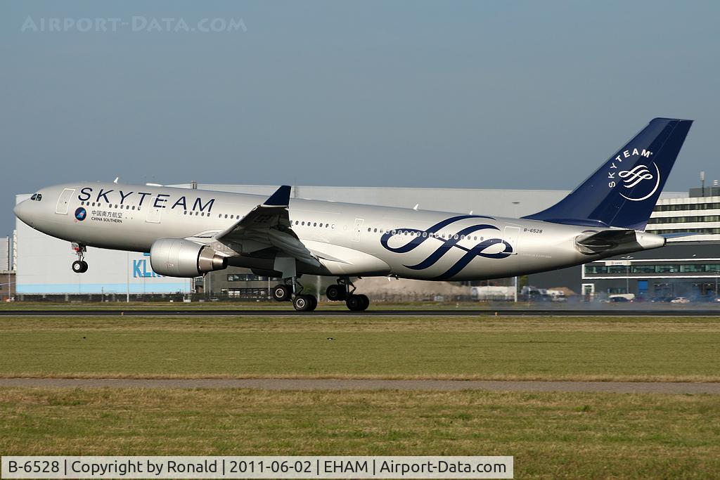 B-6528, 2010 Airbus A330-223 C/N 1202, at spl