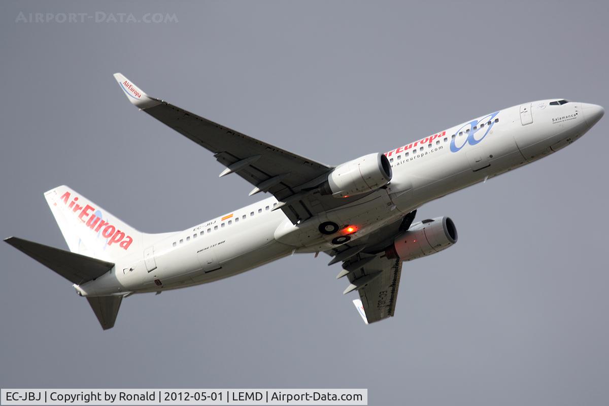 EC-JBJ, 2004 Boeing 737-8BK C/N 33972, at mad