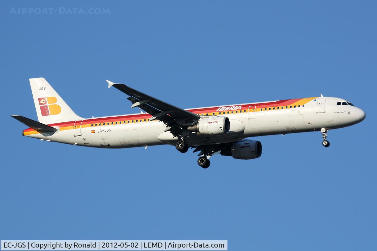 EC-JGS, 2005 Airbus A321-211 C/N 2472, at mad