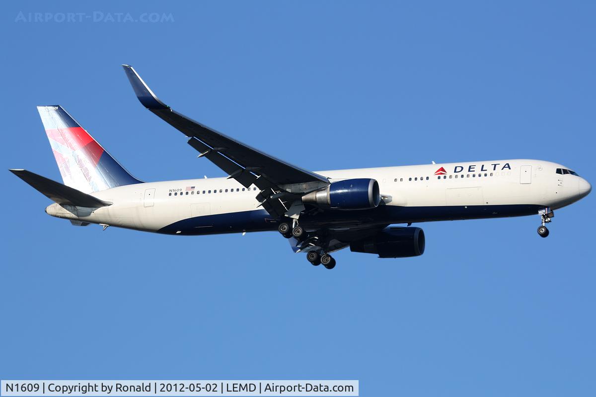 N1609, 2000 Boeing 767-332 C/N 30574, at mad