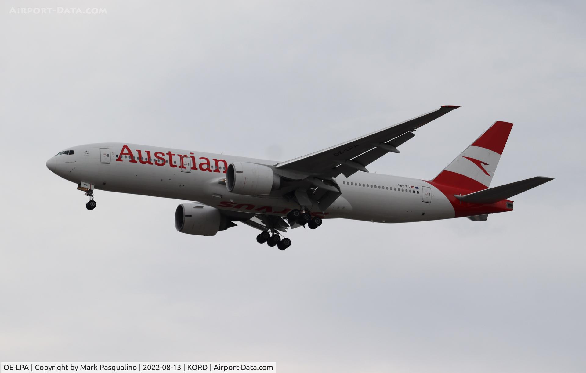 OE-LPA, 1997 Boeing 777-2Z9/ER C/N 28698, Boeing 777-2Z9/ER