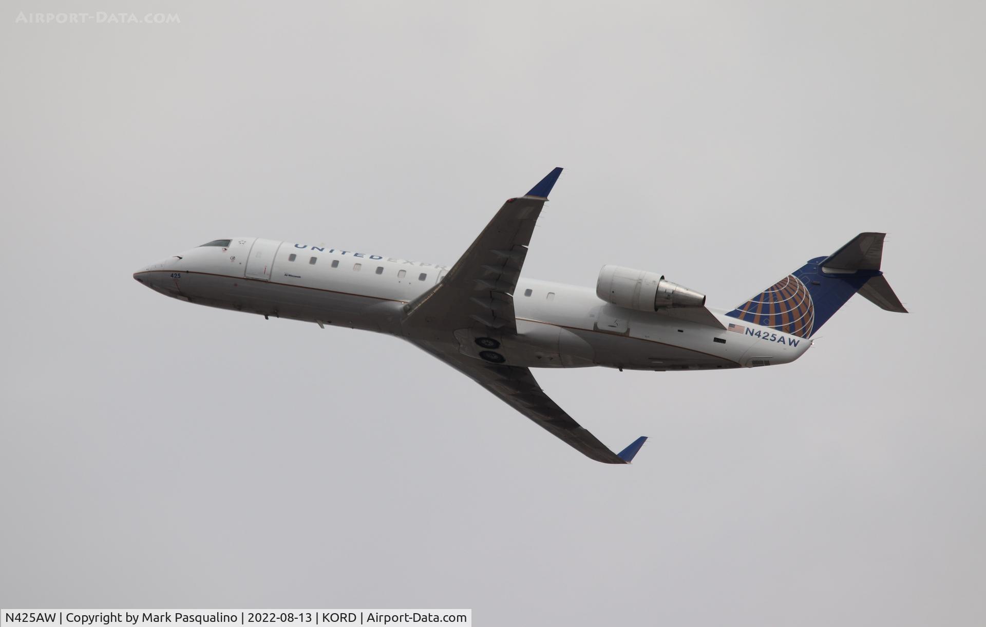 N425AW, 2002 Bombardier CRJ-200LR (CL-600-2B19) C/N 7663, CL-600-2B19