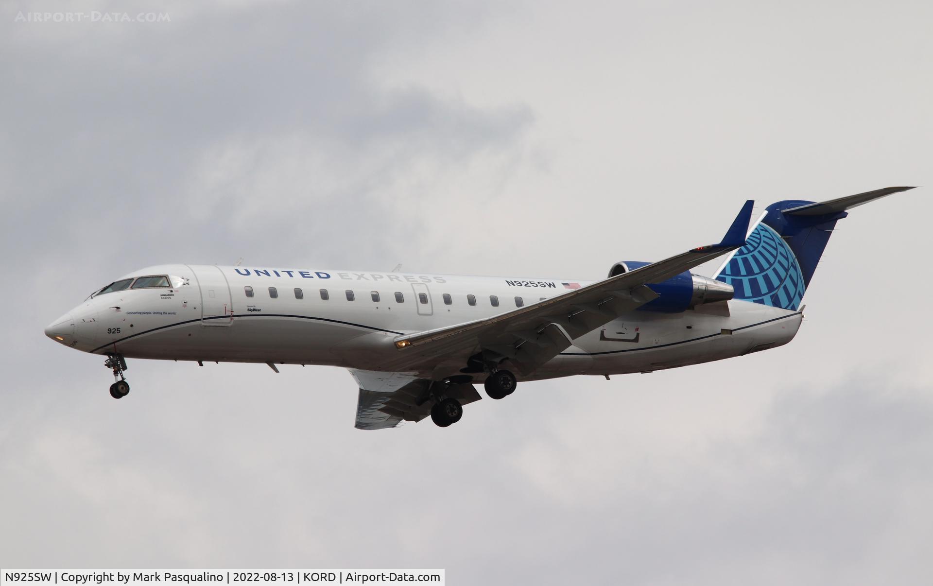 N925SW, 2002 Bombardier CRJ-200LR (CL-600-2B19) C/N 7682, CL-600-2B19
