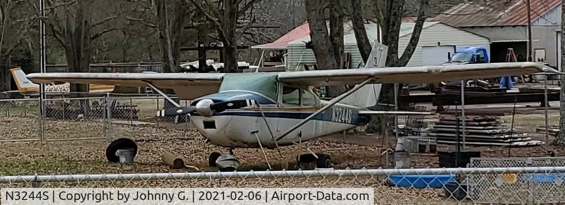 N3244S, 1964 Cessna 182G Skylane C/N 18255744, In the front yard of a house in SC
