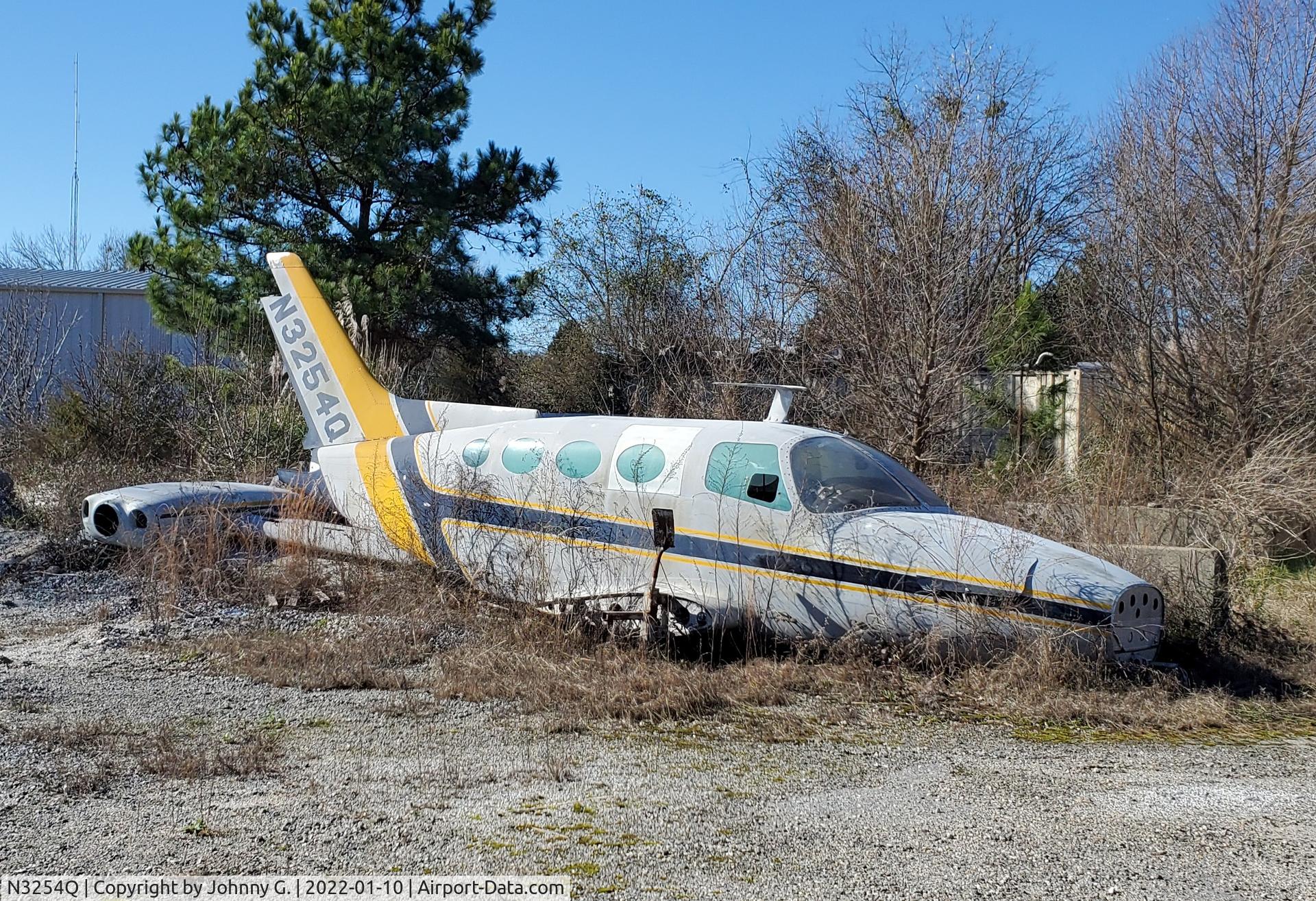 N3254Q, 1967 Cessna 402 C/N 402-0054, Behind a business in Anderson, SC