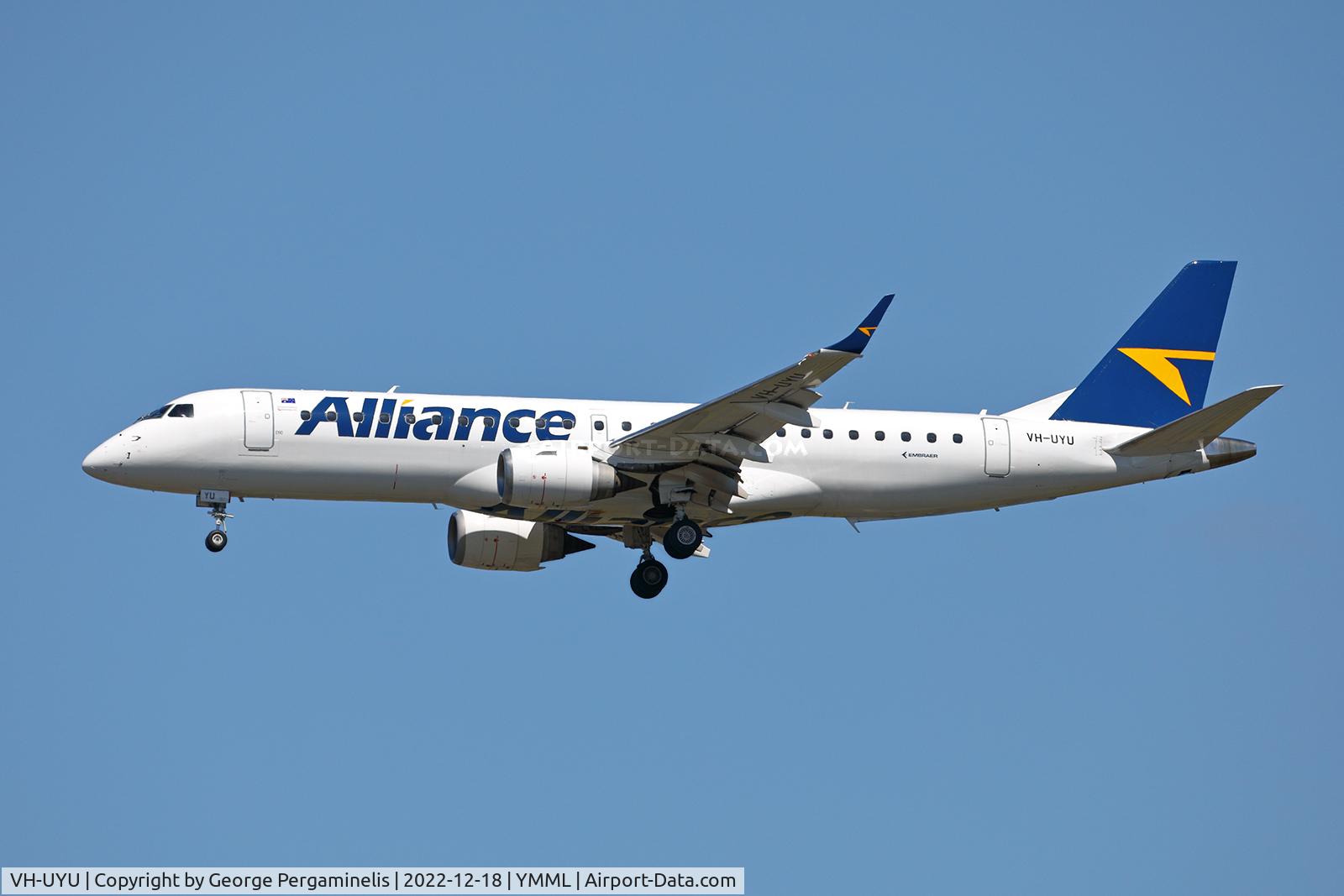 VH-UYU, 2007 Embraer 190AR (ERJ-190-100IGW) C/N 19000126, Final, runway 16.