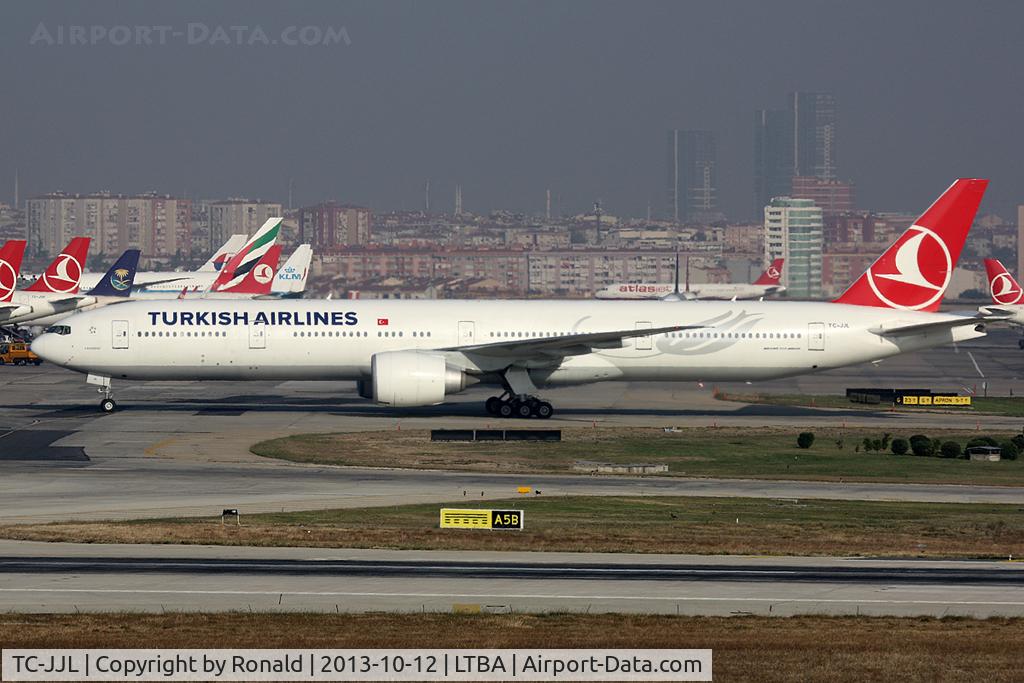 TC-JJL, 2011 Boeing 777-3F2/ER C/N 40793, at ist