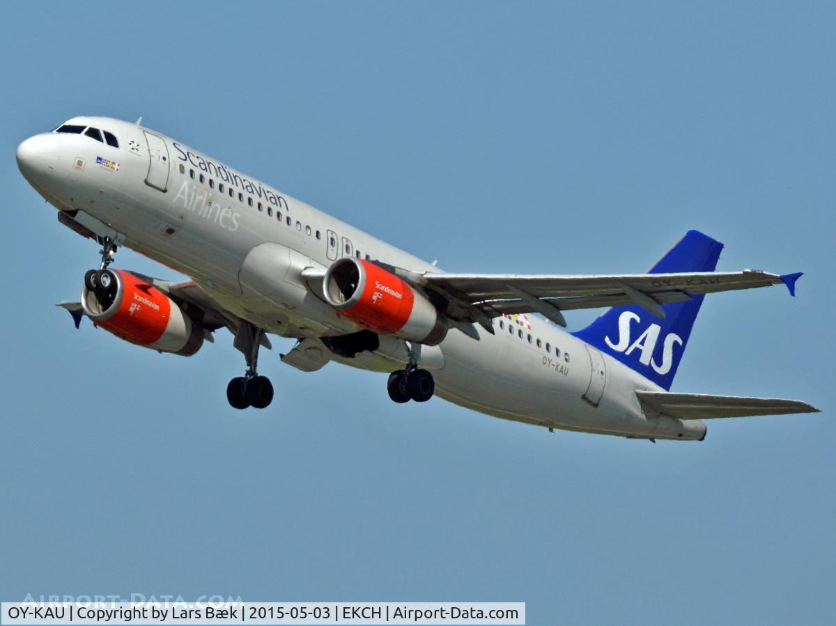 OY-KAU, 2007 Airbus A320-232 C/N 3227, RWY22R
