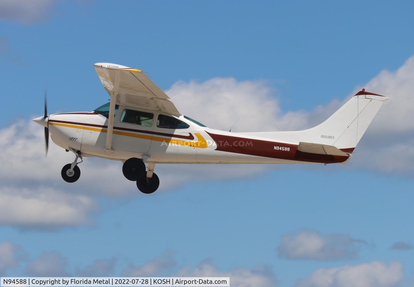 N94588, 1978 Cessna 182Q Skylane C/N 18266449, OSH 2022