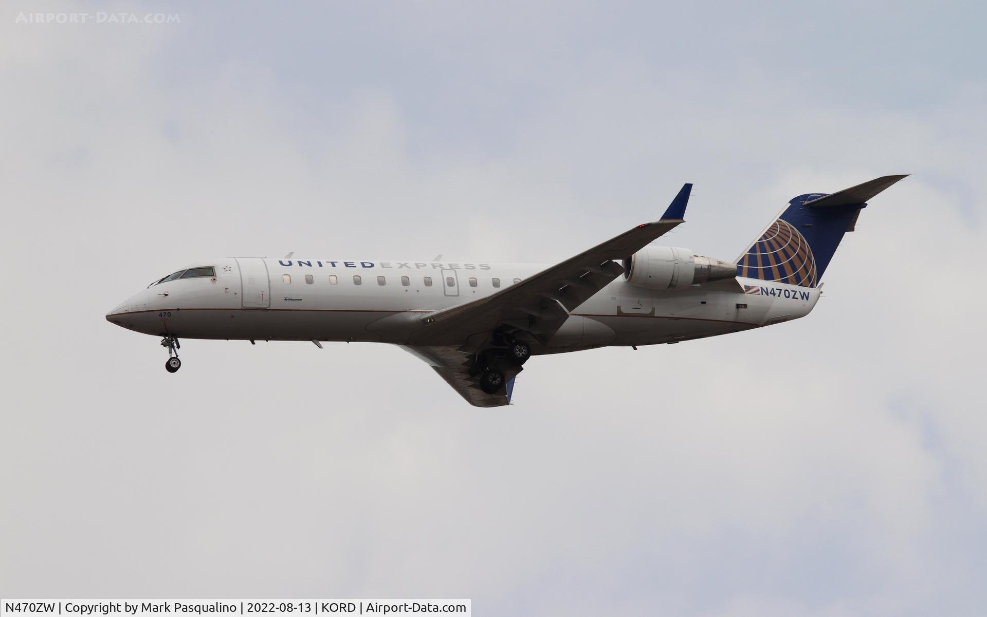 N470ZW, 2004 Bombardier CRJ-200LR (CL-600-2B19) C/N 7927, CL-600-2B19