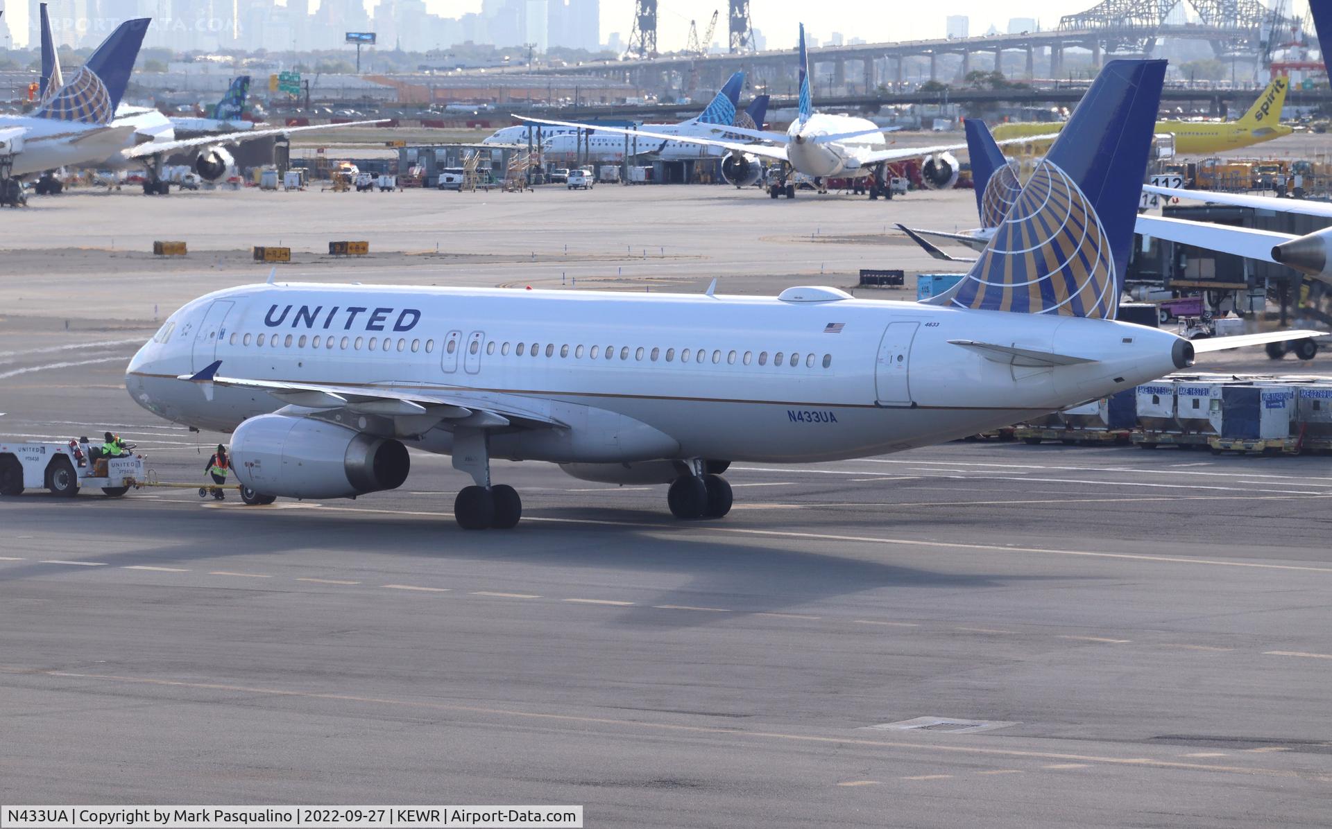 N433UA, 1996 Airbus A320-232 C/N 589, Airbus A320-232