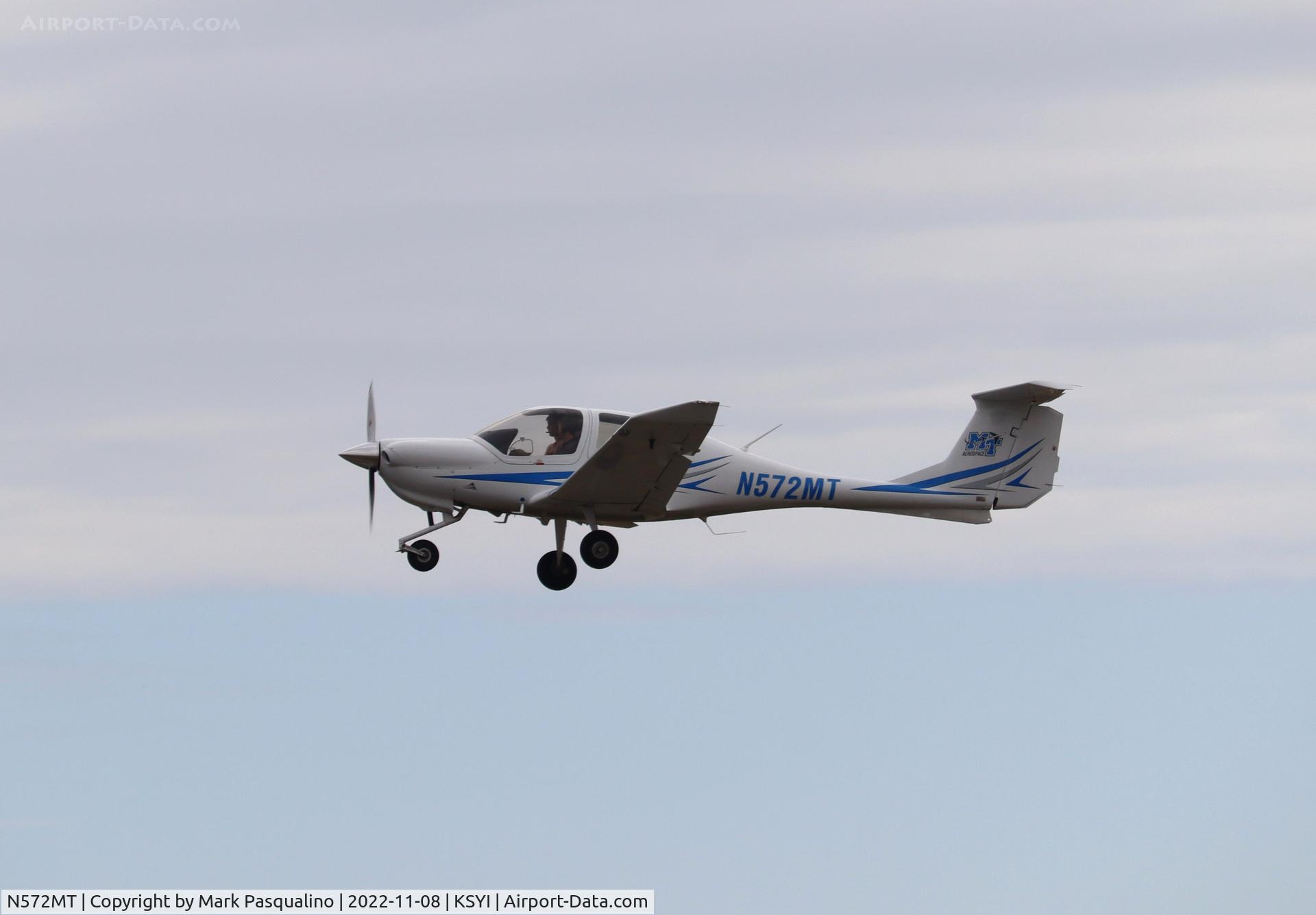 N572MT, 2003 Diamond DA-20C-1 Eclipse C/N C0216, Diamond DA-20C-1