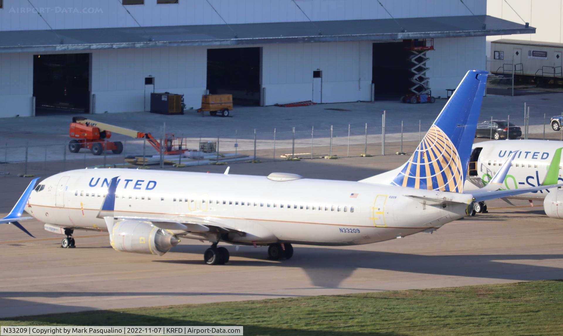 N33209, 2000 Boeing 737-824 C/N 30581, Boeing 737-824