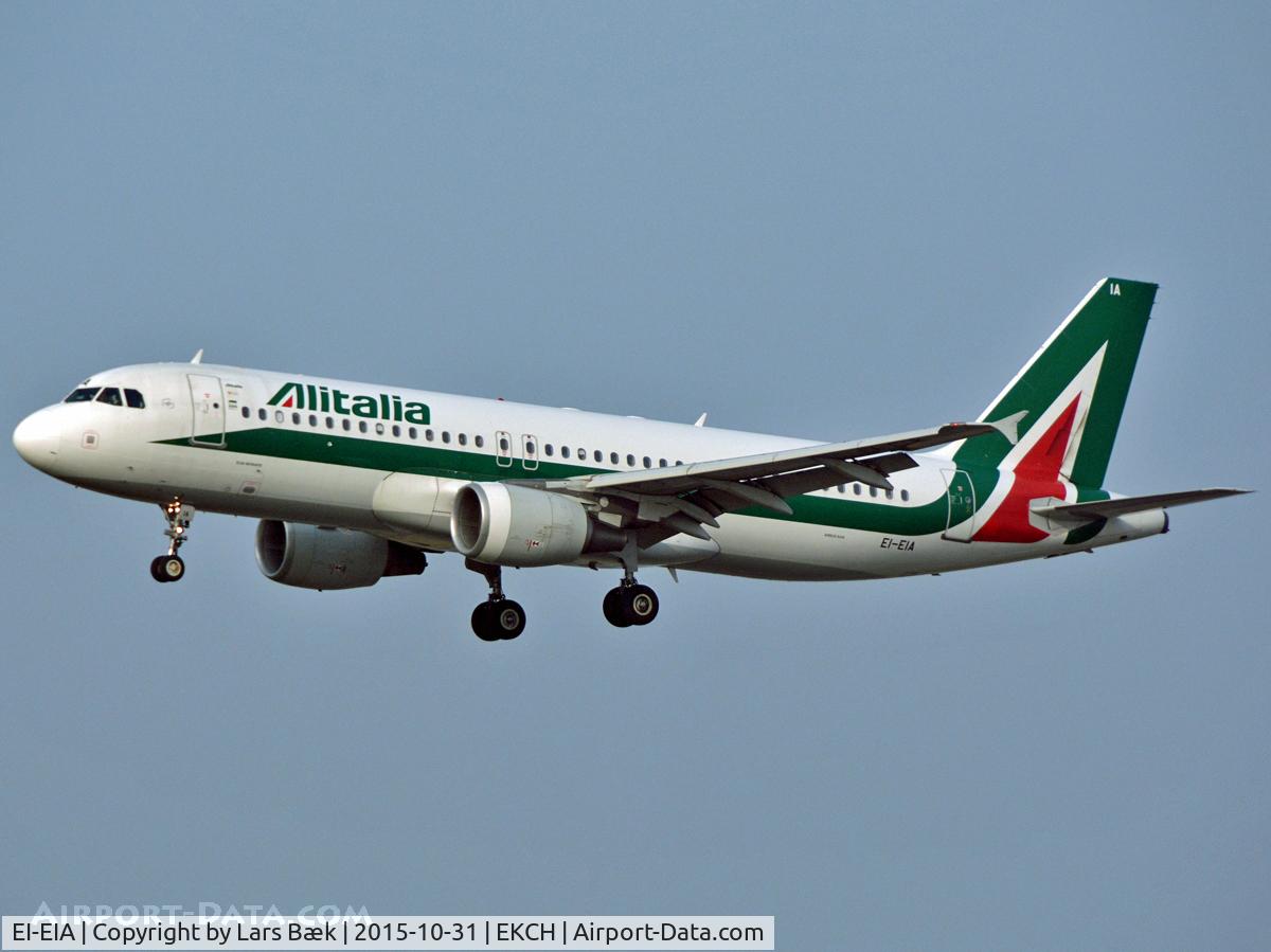 EI-EIA, 2010 Airbus A320-216 C/N 4195, RWY22L