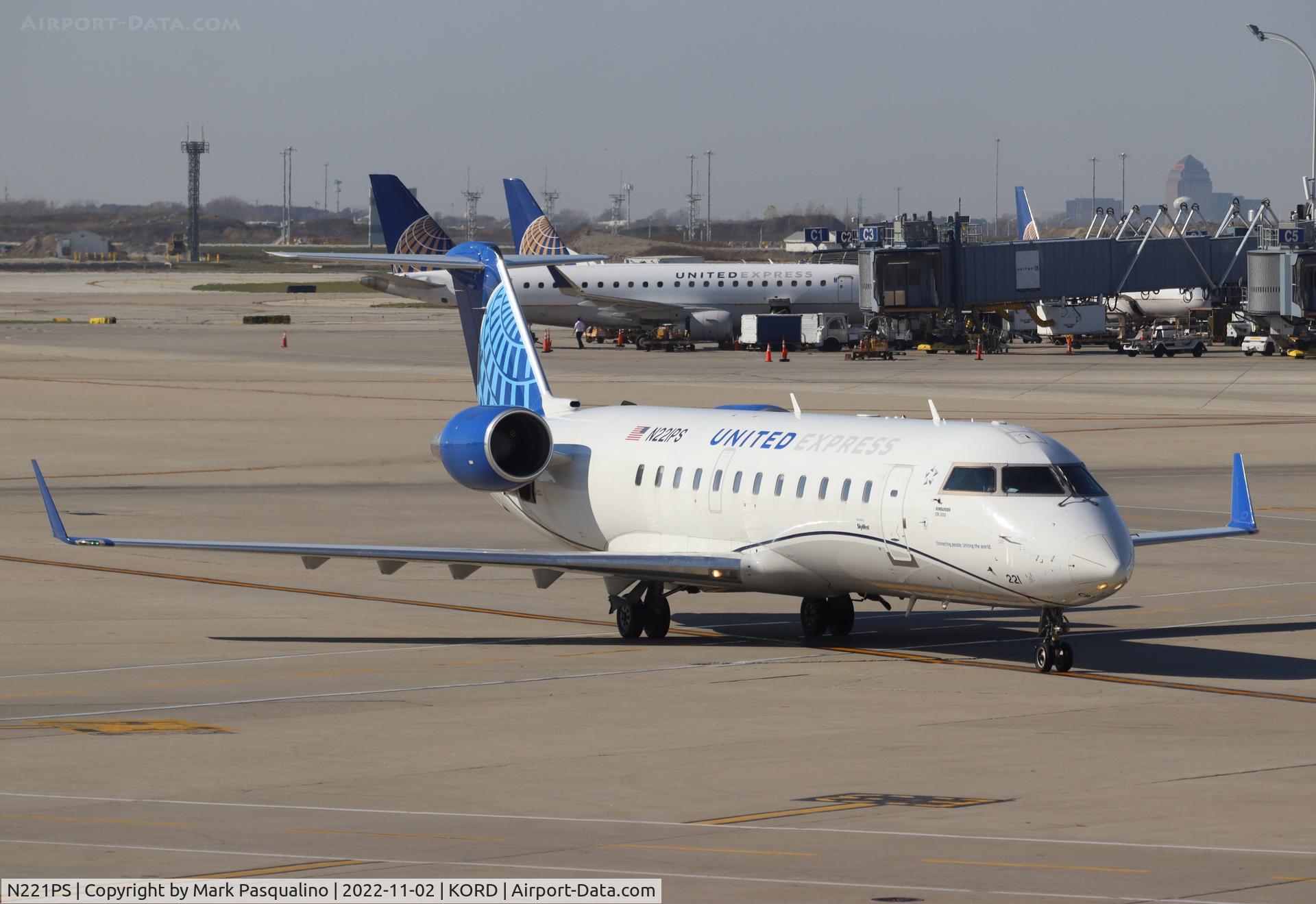 N221PS, 2004 Bombardier CRJ-200LR (CL-600-2B19) C/N 7889, CL-600-2B19