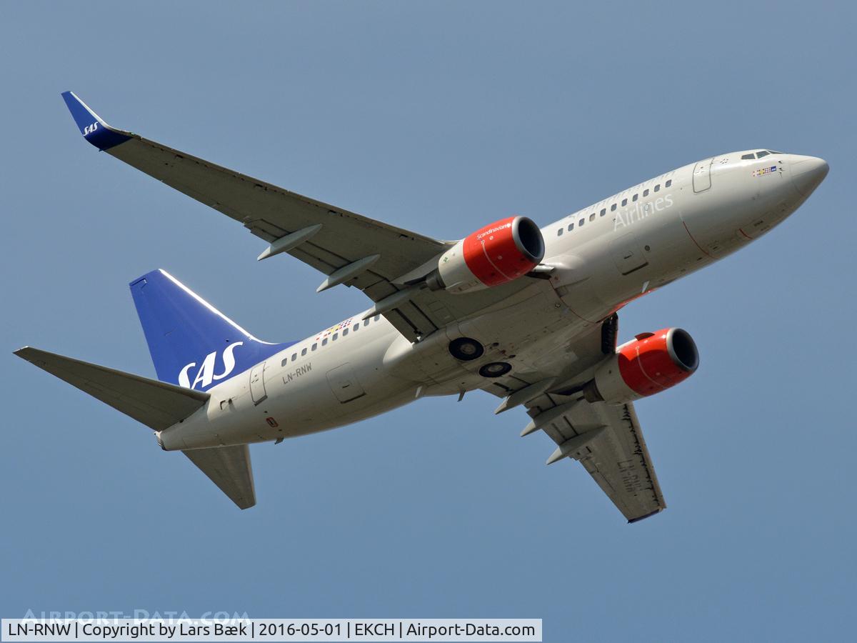 LN-RNW, 2010 Boeing 737-783 C/N 34549, RWY04R