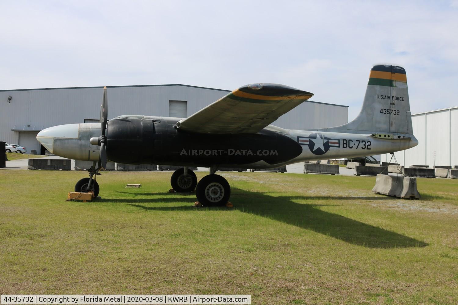 44-35732, 1944 Douglas A-26C Invader C/N 29011, A-26 zx