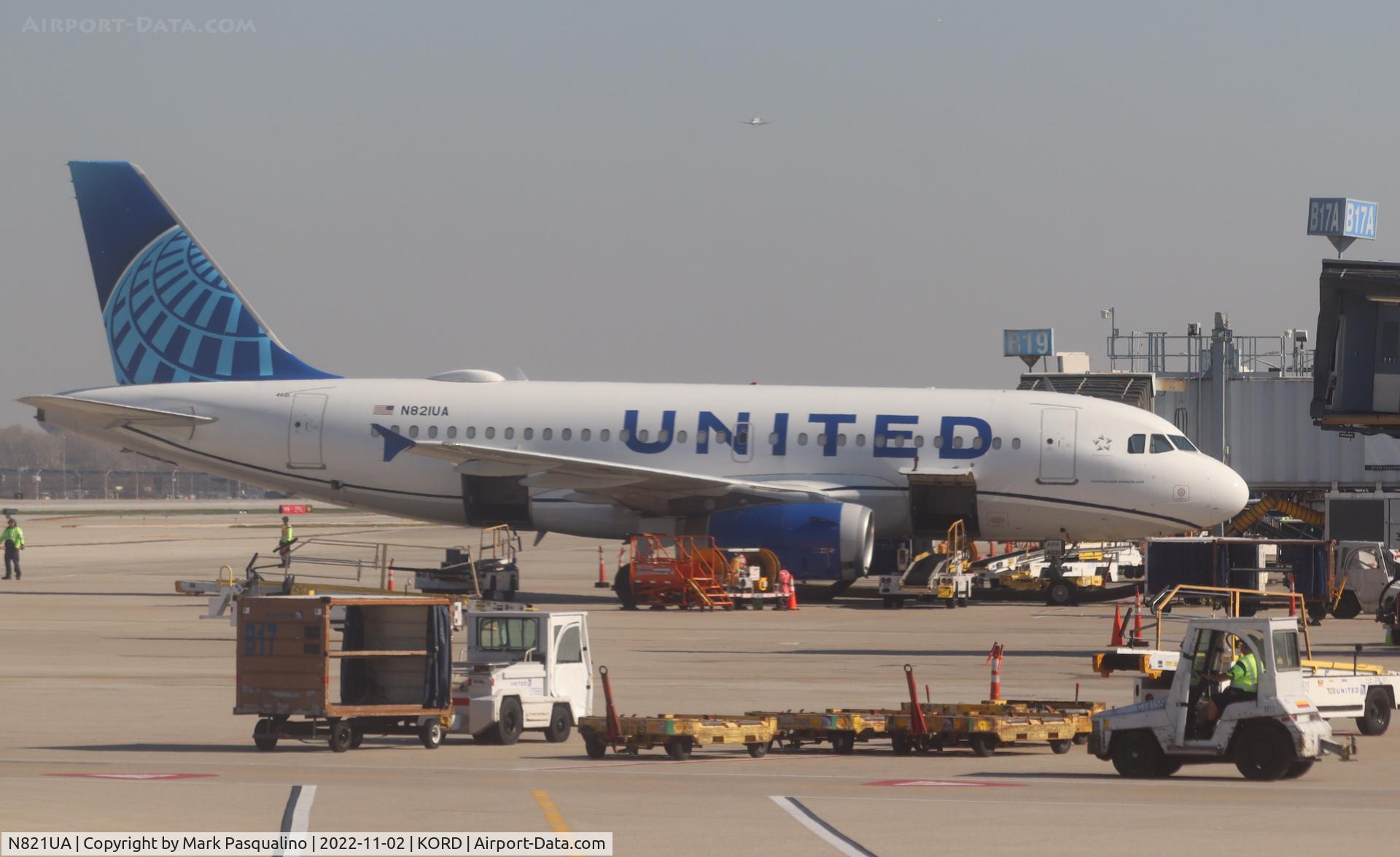 N821UA, 1998 Airbus A319-131 C/N 944, Airbus A319-131