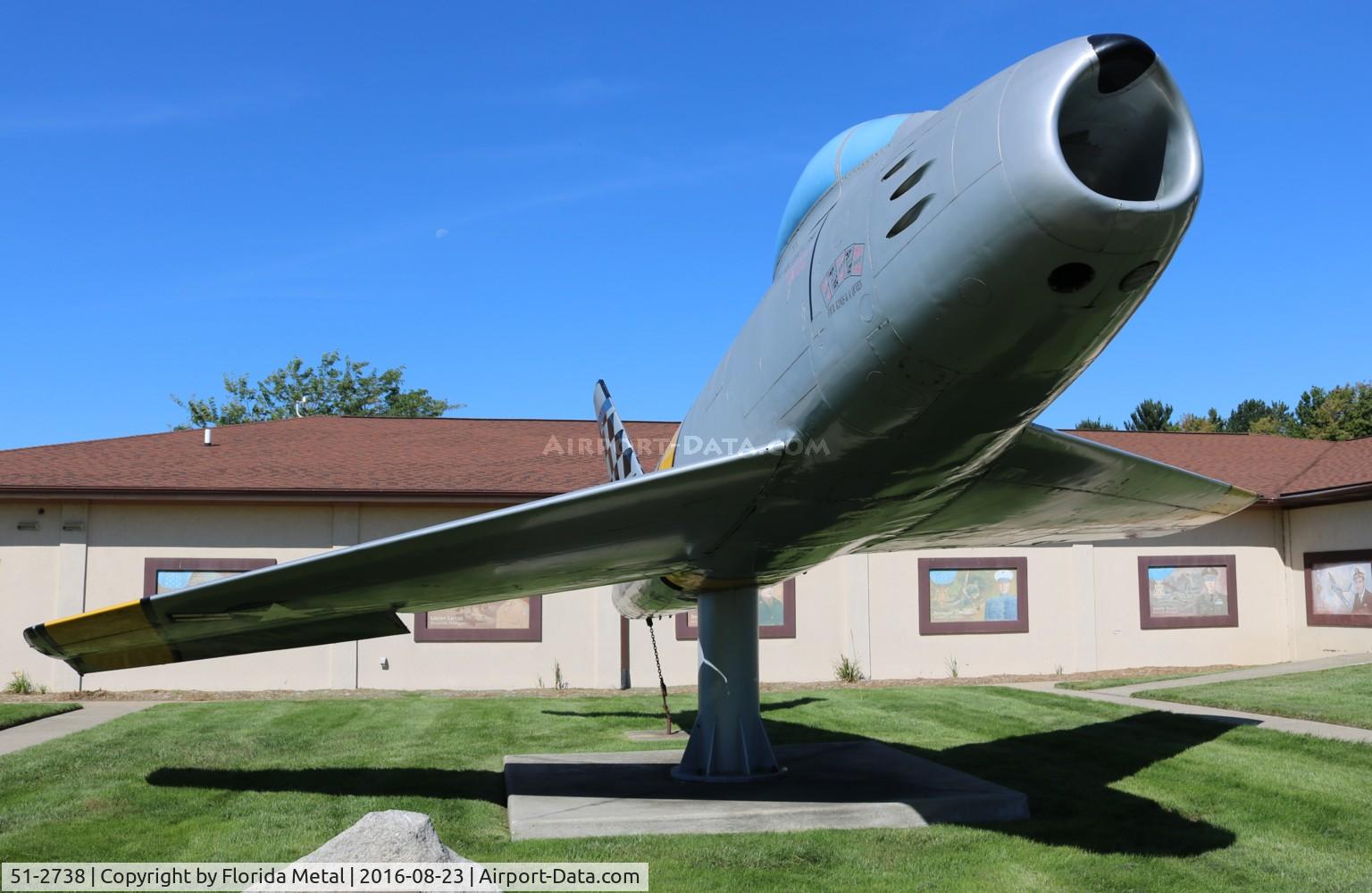 51-2738, 1951 North American F-86E Sabre C/N 172-20, F-86 zx