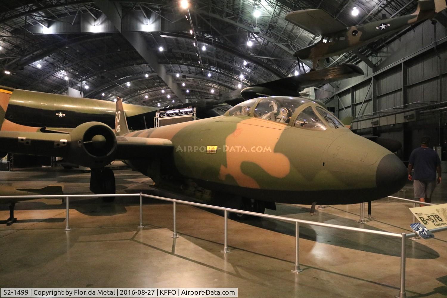 52-1499, 1952 Martin EB-57B Canberra C/N 082, B-57 zx
