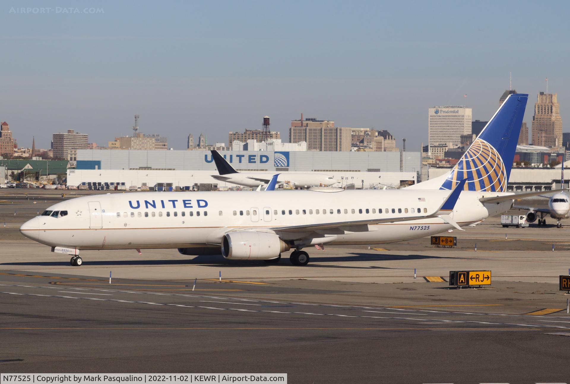 N77525, 2010 Boeing 737-824 C/N 31659, Boeing 737-824