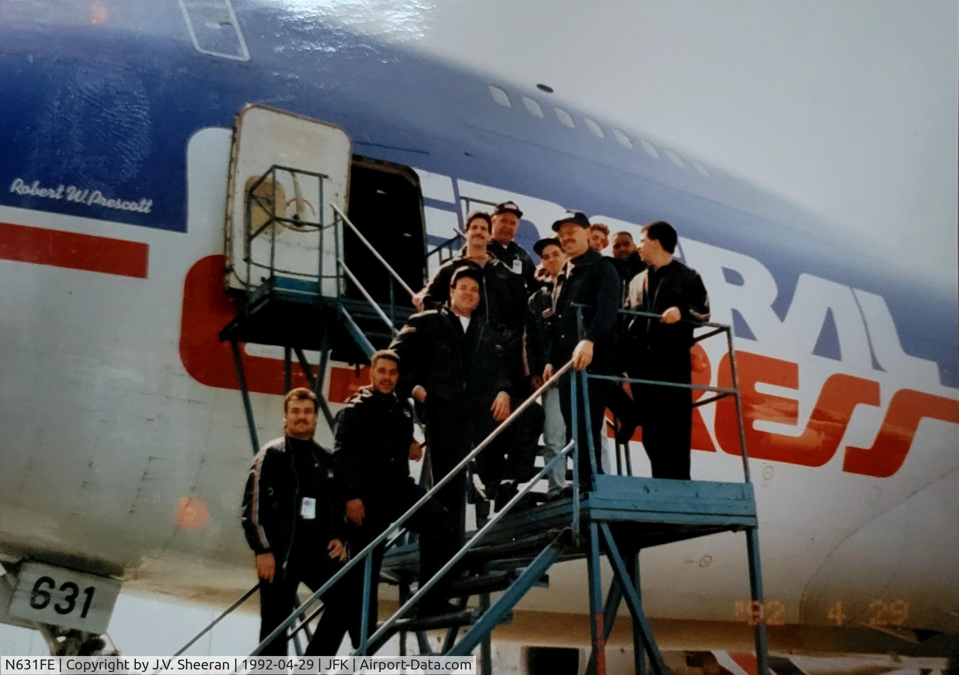 N631FE, 1979 Boeing 747-249F C/N 21827, New York JFK 1992 - just finished loading the 747