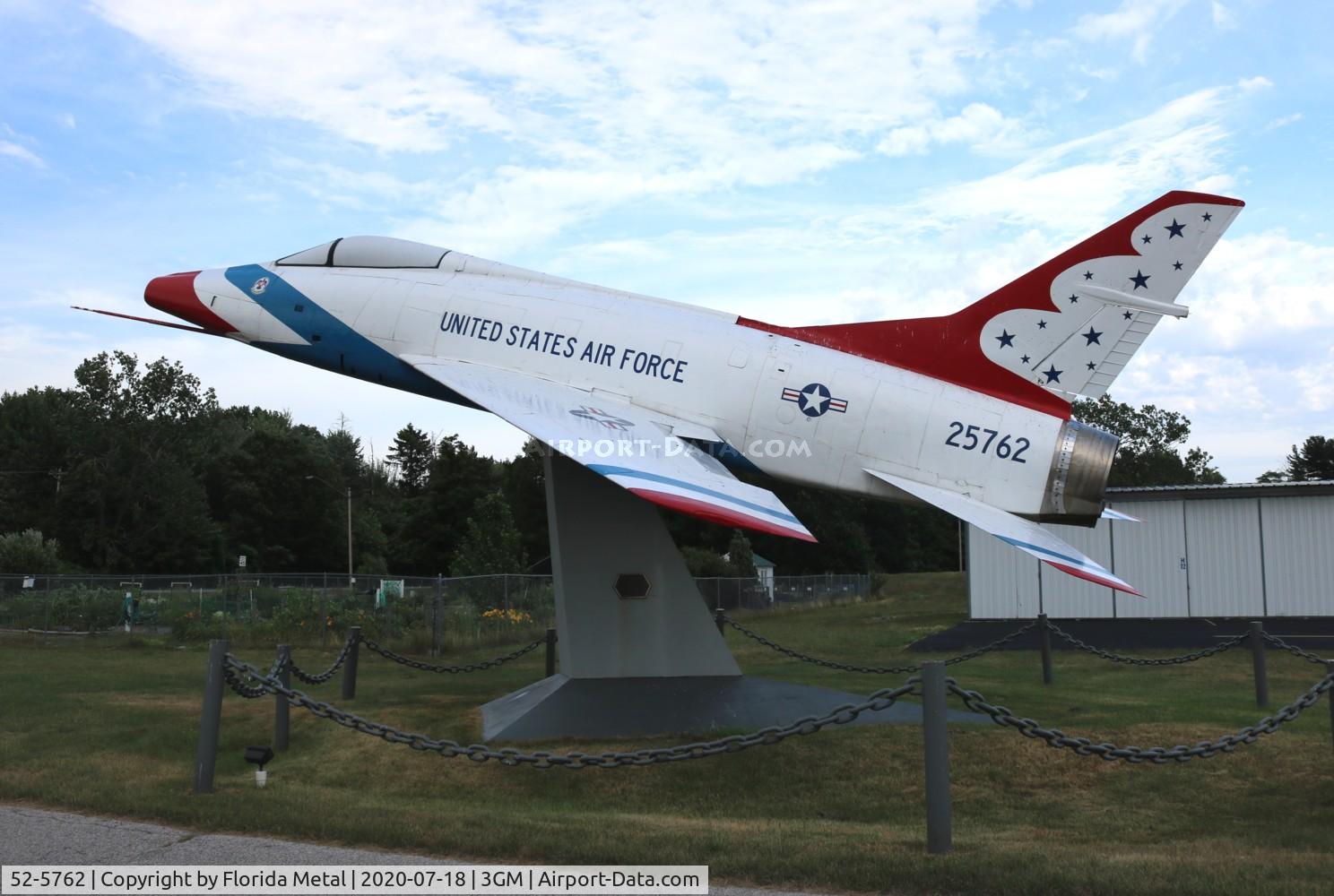 52-5762, 1952 North American F-100A Super Sabre C/N 192-7, F-100 zx