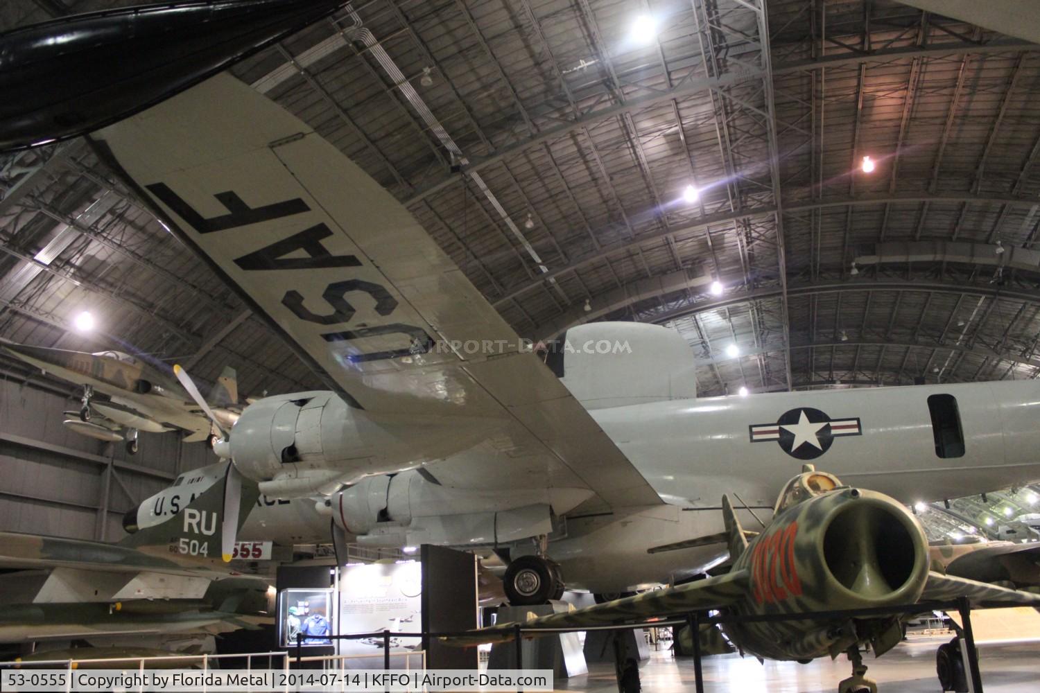 53-0555, 1953 Lockheed EC-121H Warning Star C/N 1049A-4370, EC-121 zx