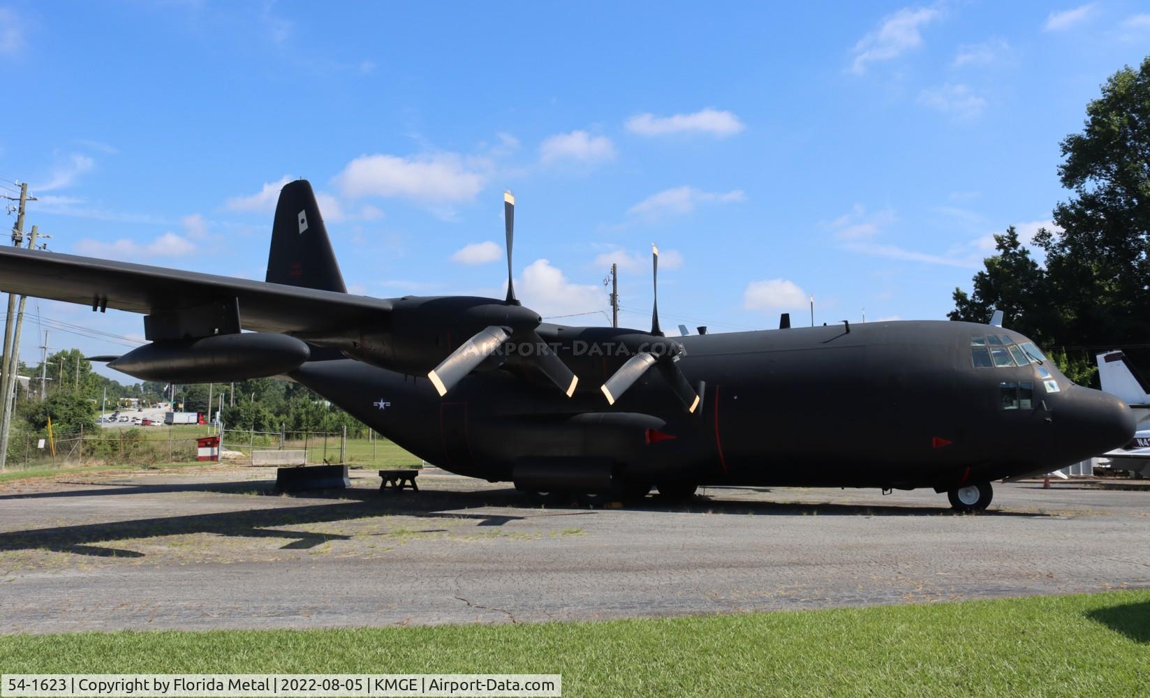 54-1623, 1954 Lockheed AC-130A Hercules C/N 182-3010, AC-130 zx