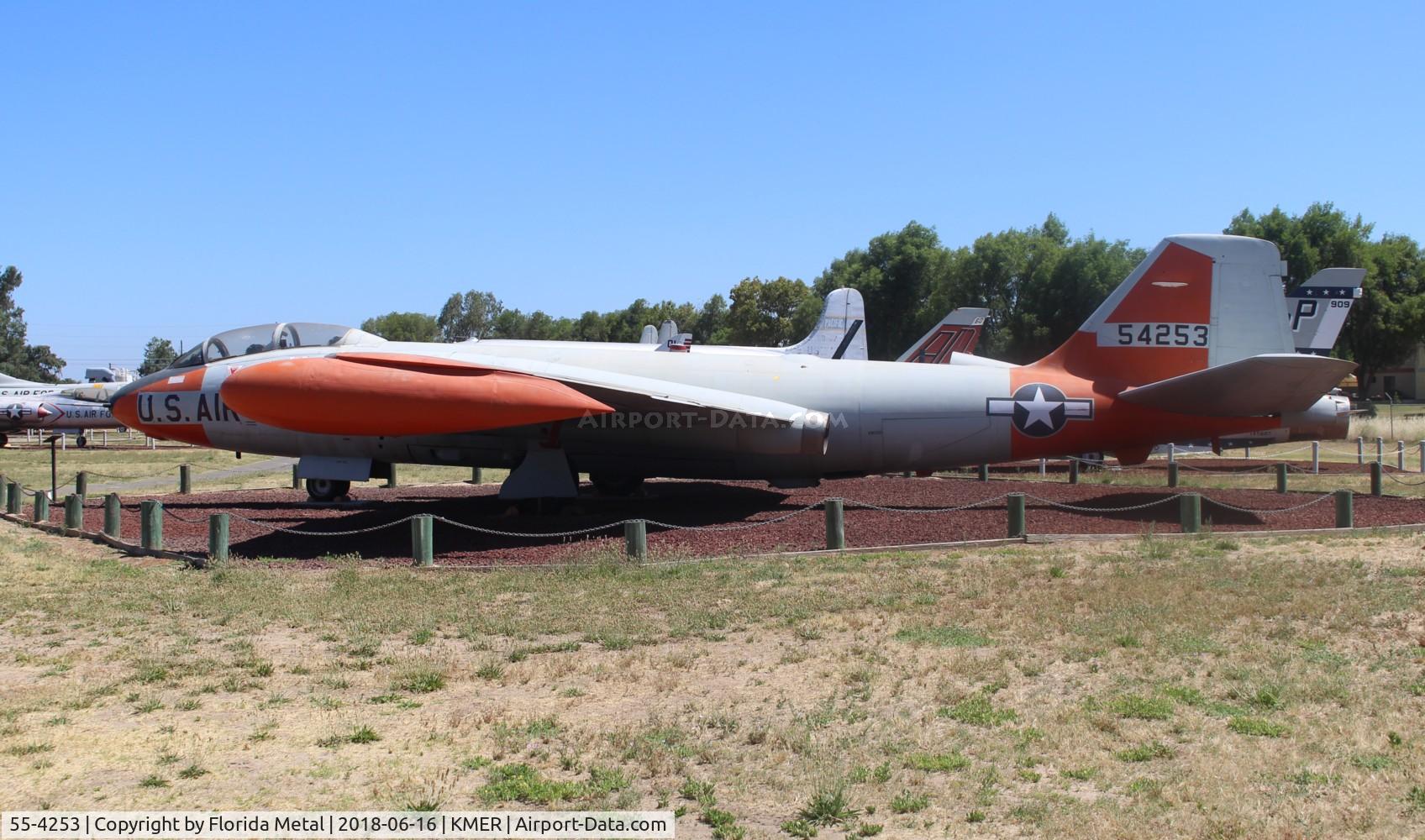 55-4253, 1955 Martin B-57E Canberra C/N 355, B-57 zx