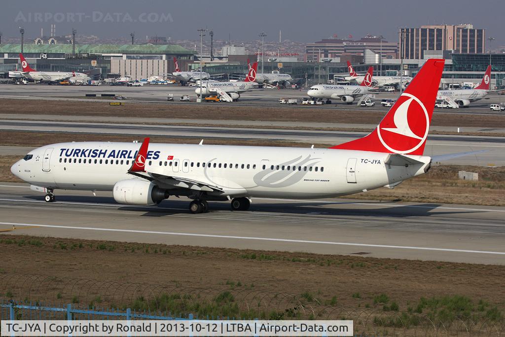 TC-JYA, 2011 Boeing 737-9F2/ER C/N 40973, at ist