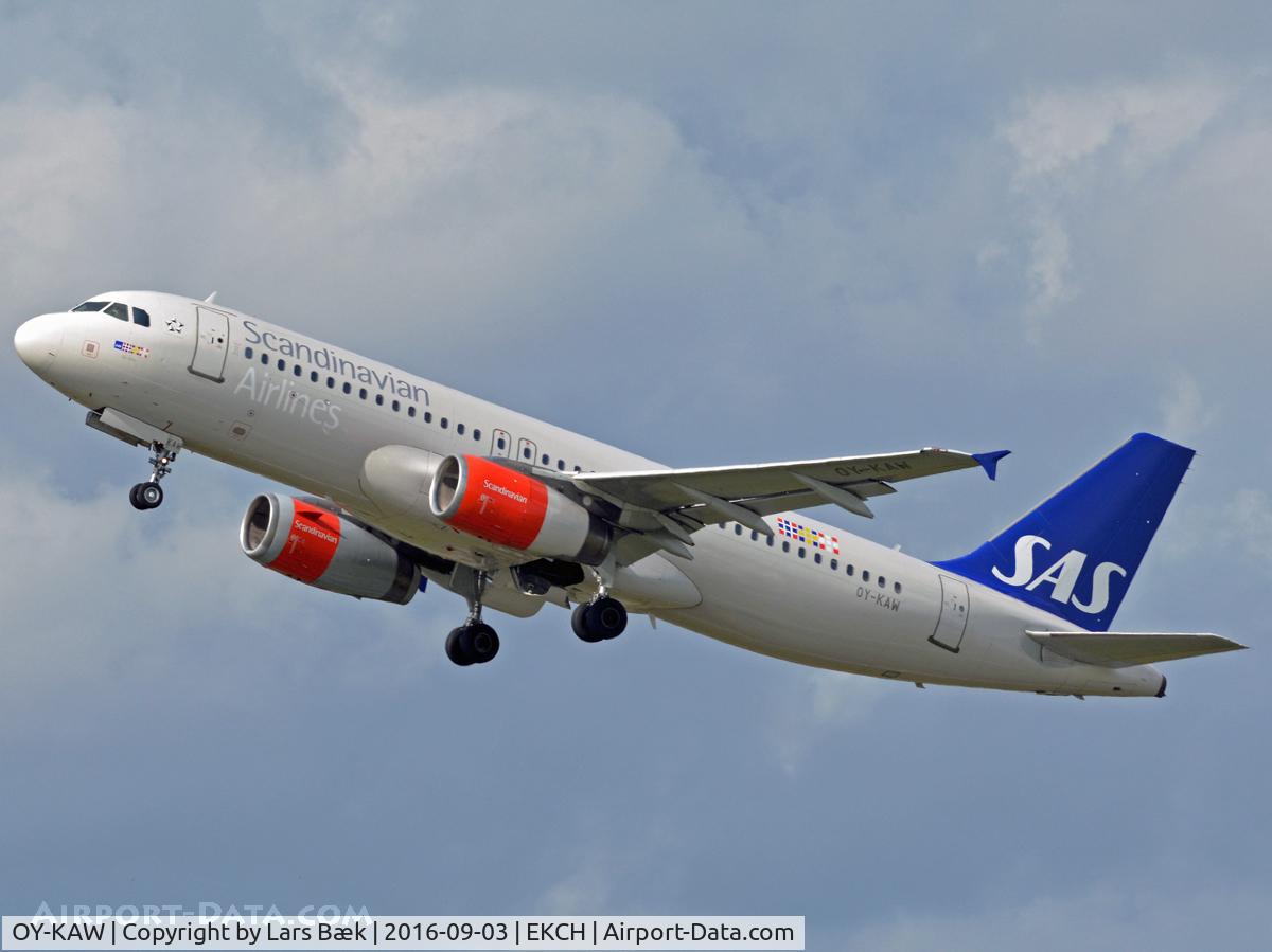 OY-KAW, 2006 Airbus A320-232 C/N 2817, RWY22R