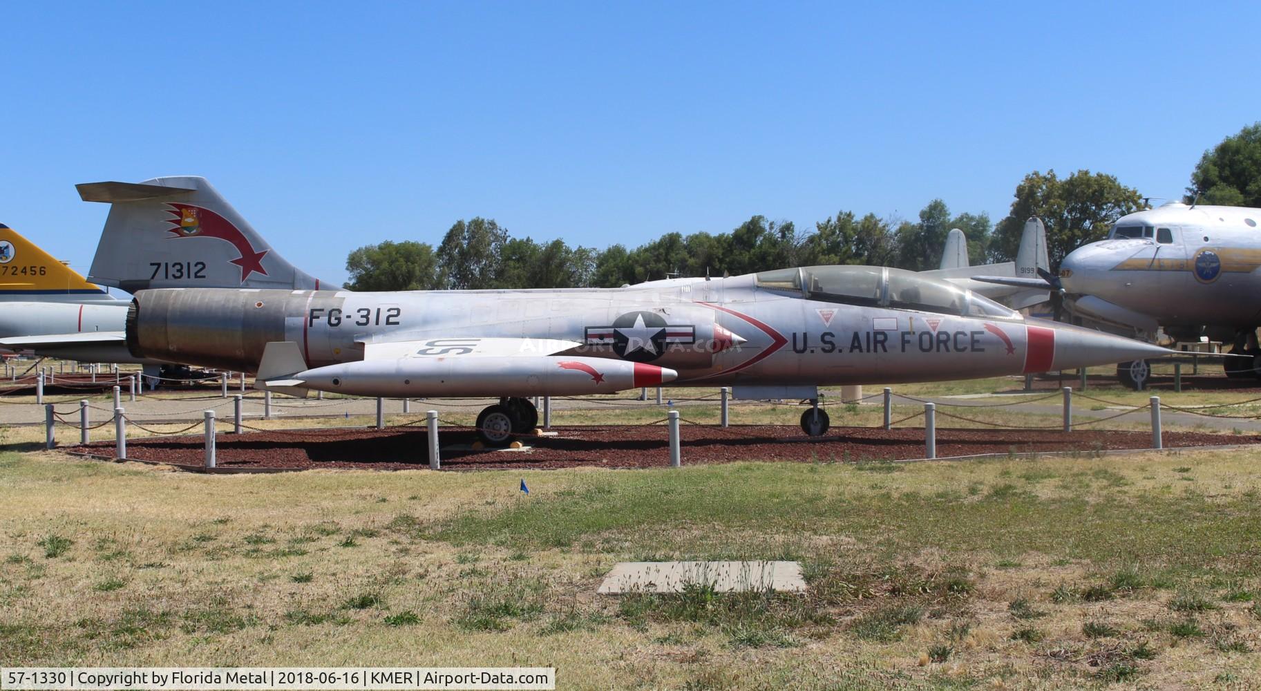 57-1330, 1957 Lockheed F-104D Starfighter C/N 483-5042, F-104 zx