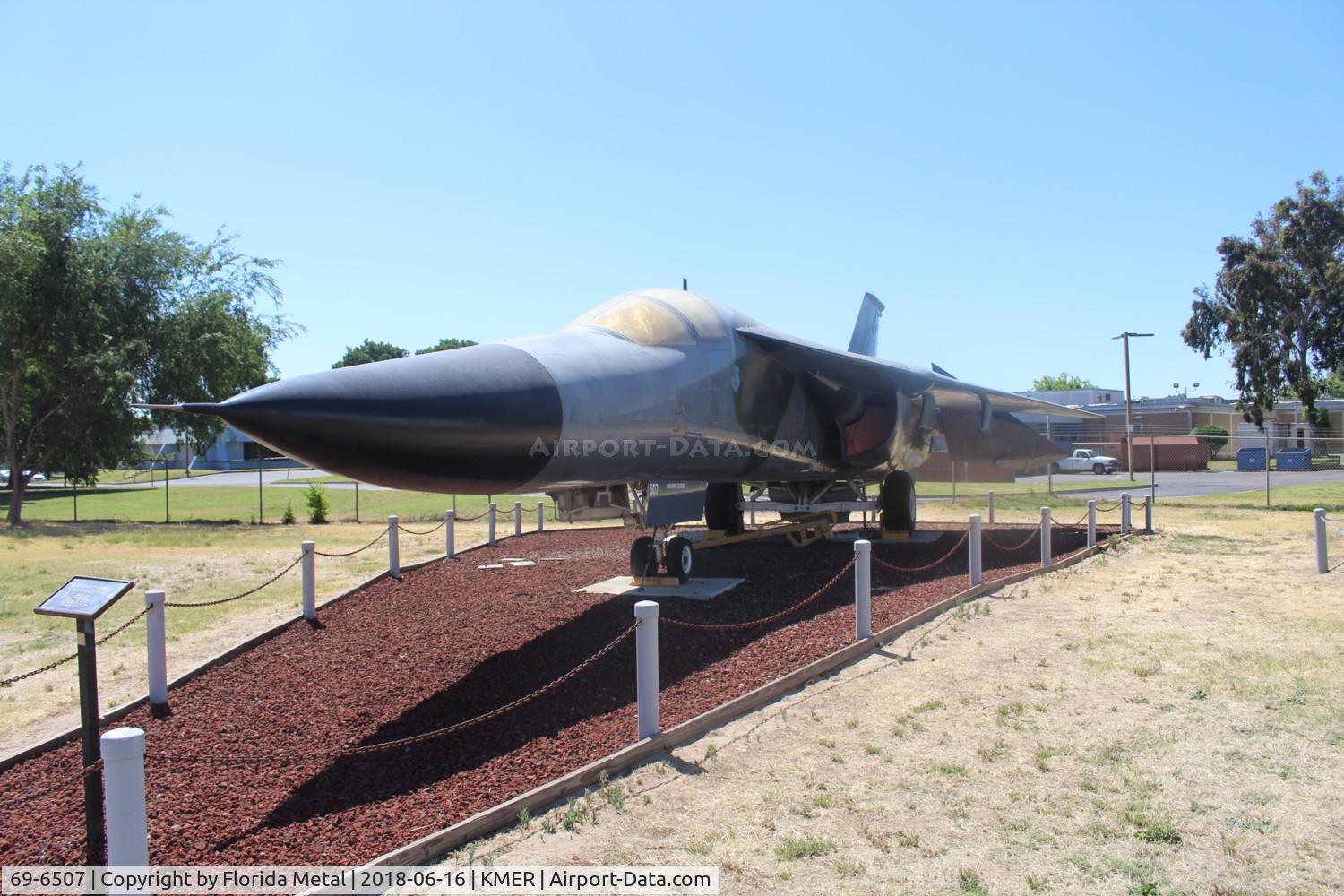 69-6507, 1969 General Dynamics FB-111A Aardvark C/N B1-69, F-111 zx