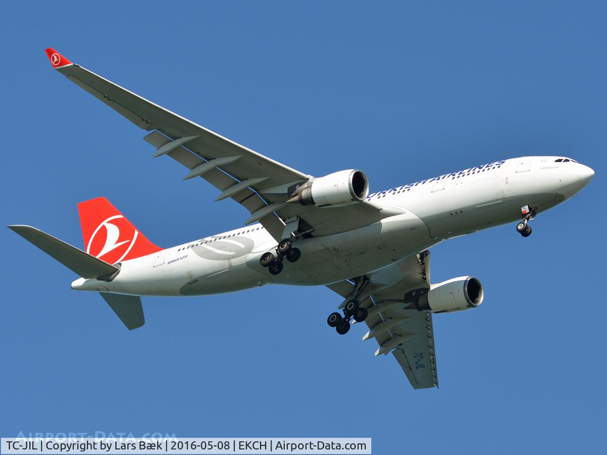 TC-JIL, 2007 Airbus A330-202 C/N 882, RWY04L