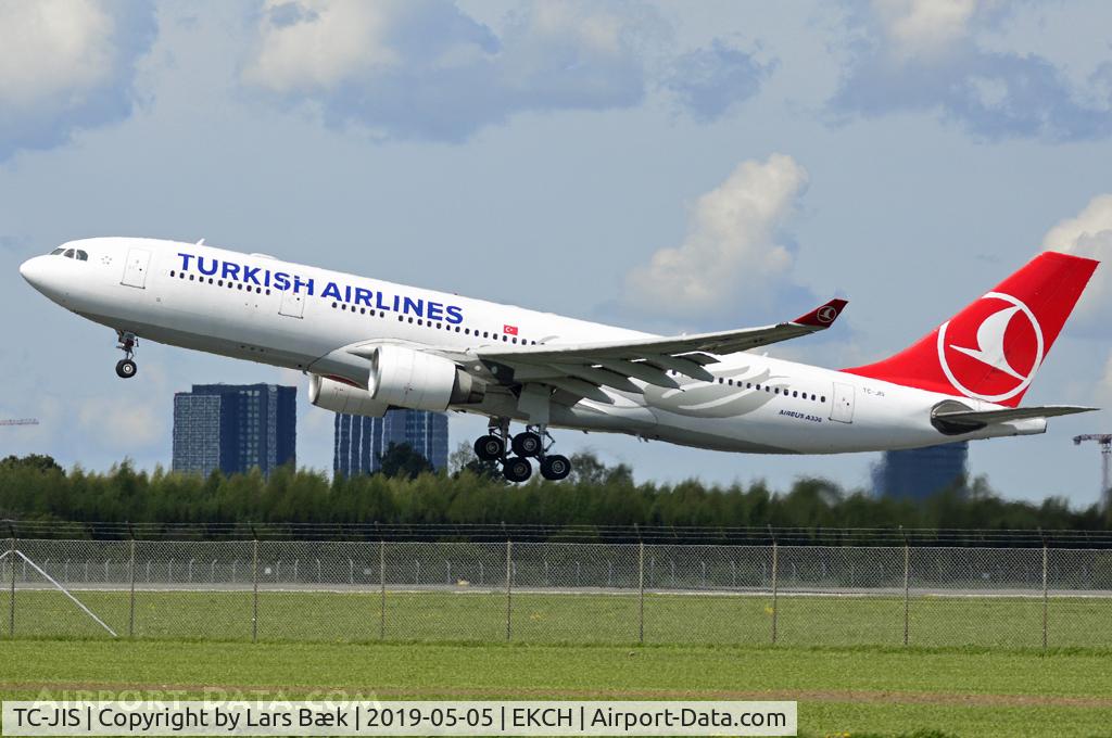 TC-JIS, 2008 Airbus A330-223 C/N 961, RWY22R