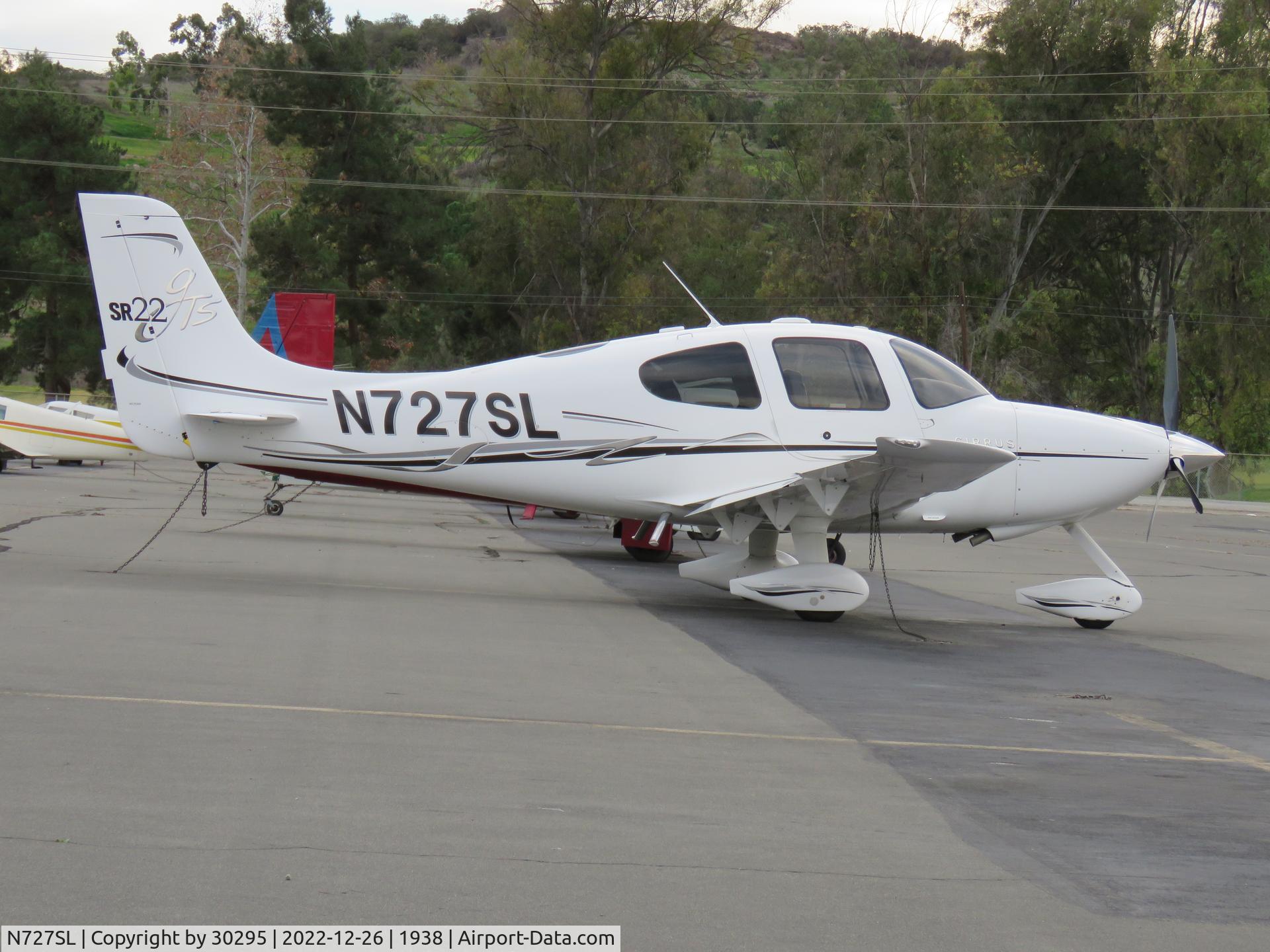 N727SL, 2006 Cirrus SR22 GTS C/N 1773, Parked