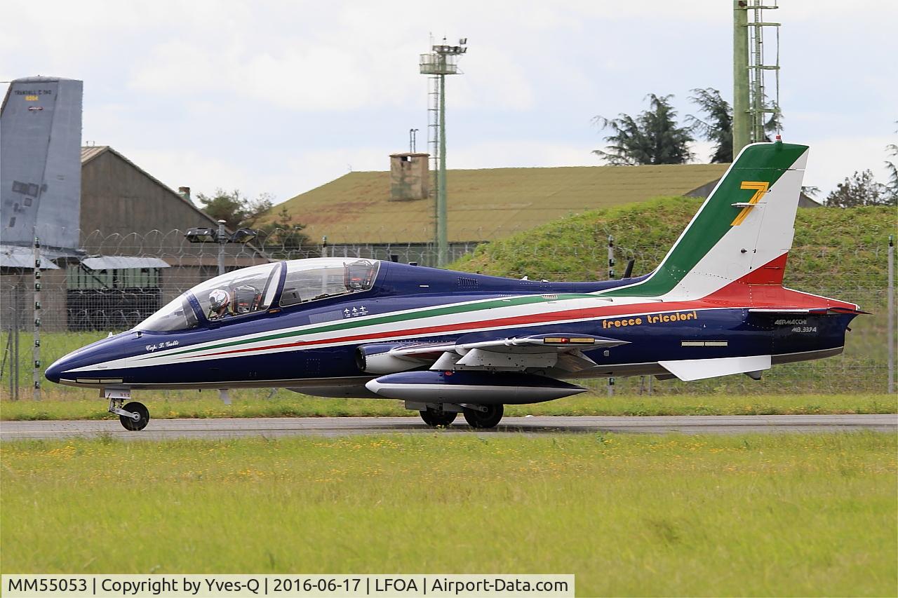 MM55053, Aermacchi MB-339PAN C/N 6847/187/AA084, Aermacchi MB-339PAN, N°7 of Frecce Tricolori Aerobatic Team 2016, Taxiing, Avord Air Base 702 (LFOA) Open day 2016