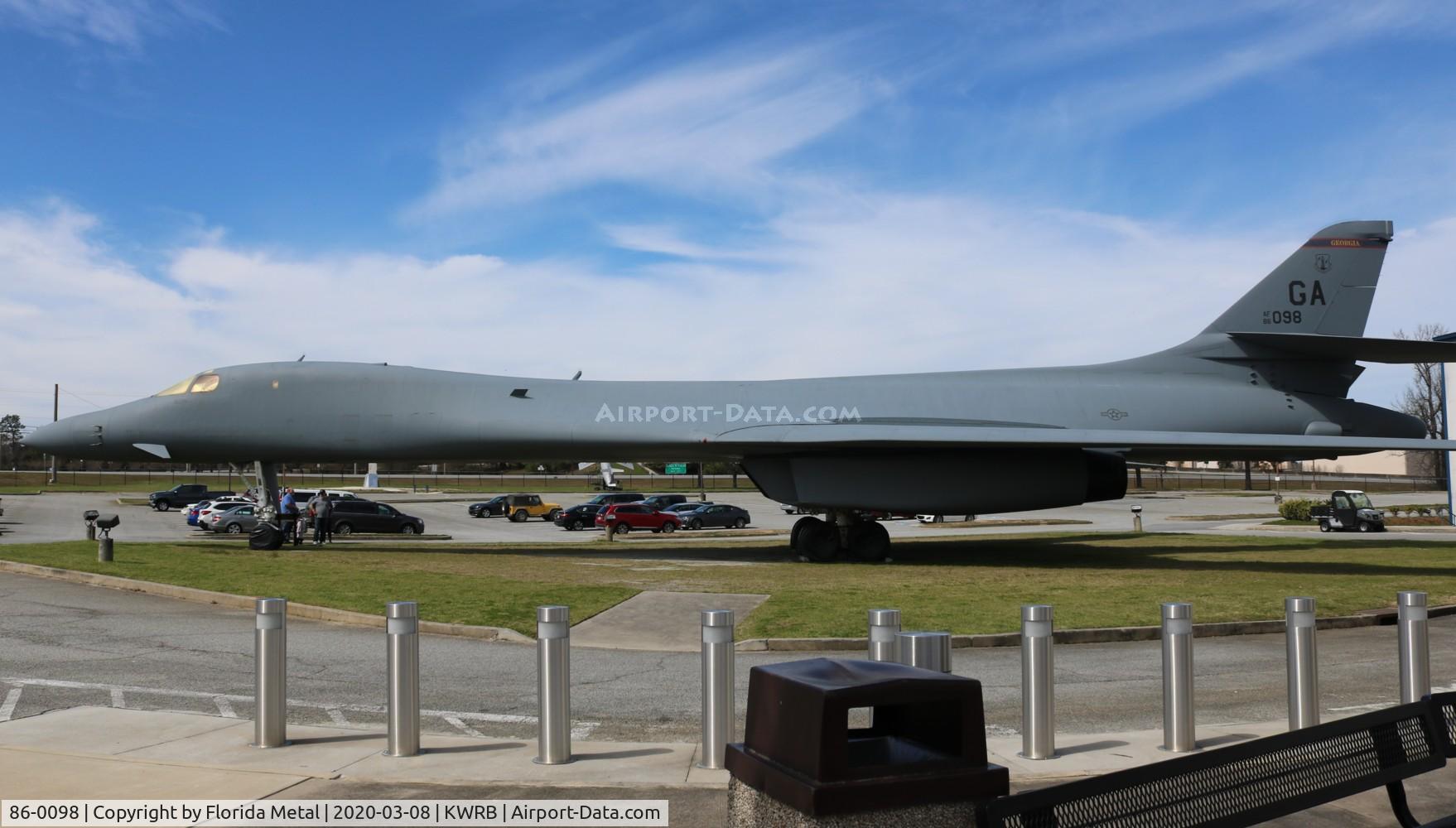 86-0098, 1986 Rockwell B-1B Lancer C/N 58, B-1B zx