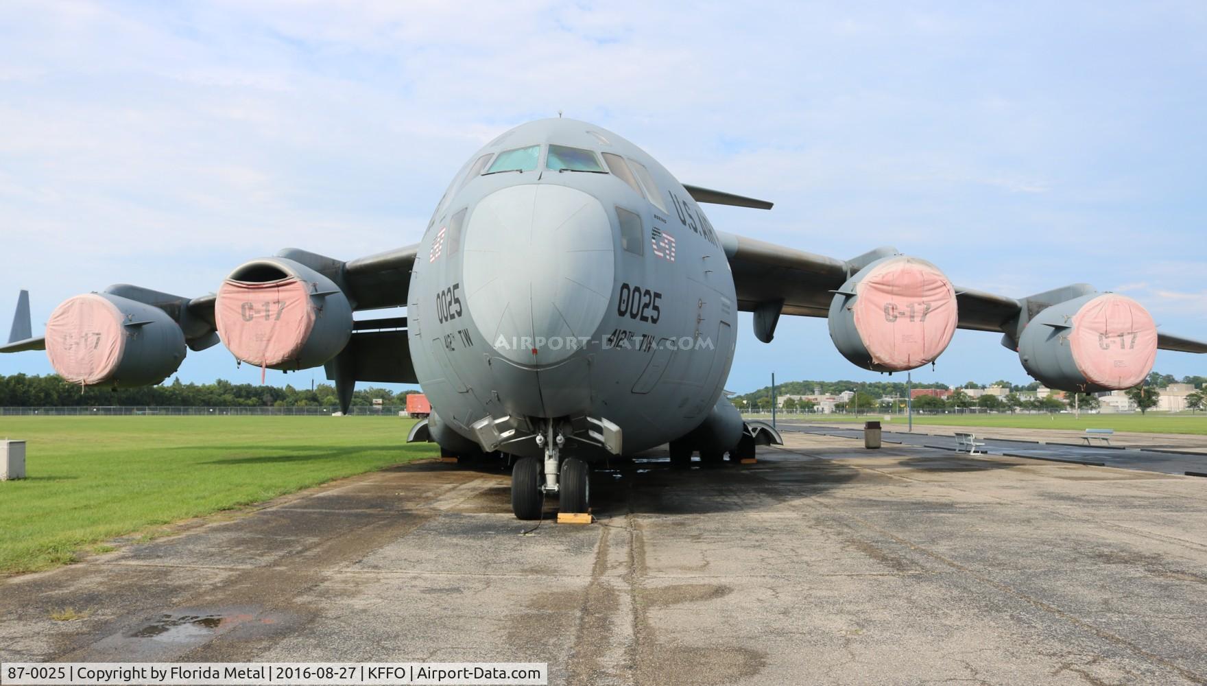 87-0025, 1987 McDonnell Douglas C-17A Globemaster III C/N F-001/T-1, C-17A zx