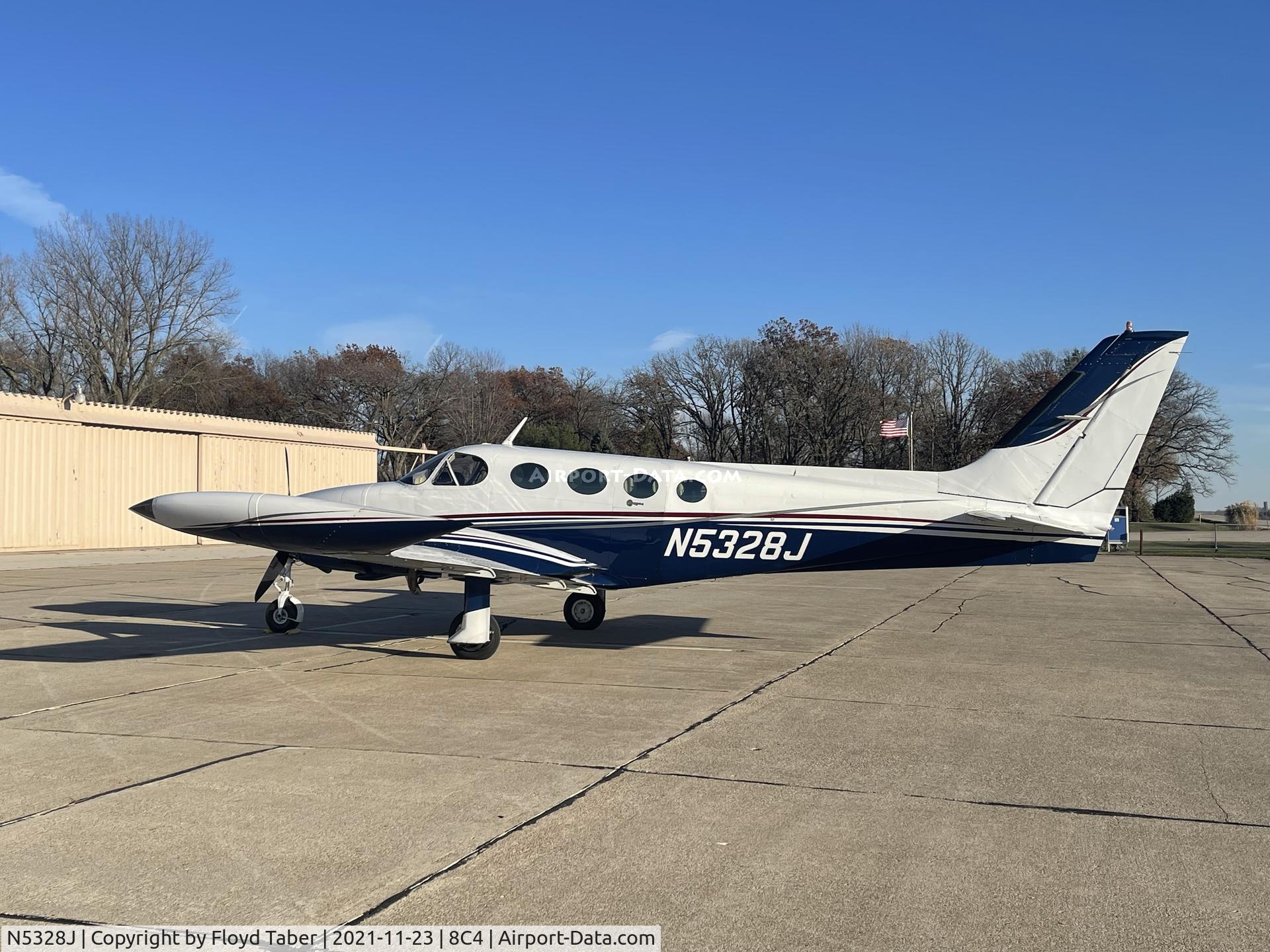 N5328J, 1977 Cessna 340A C/N 340A0412, Sitting on the Ramp